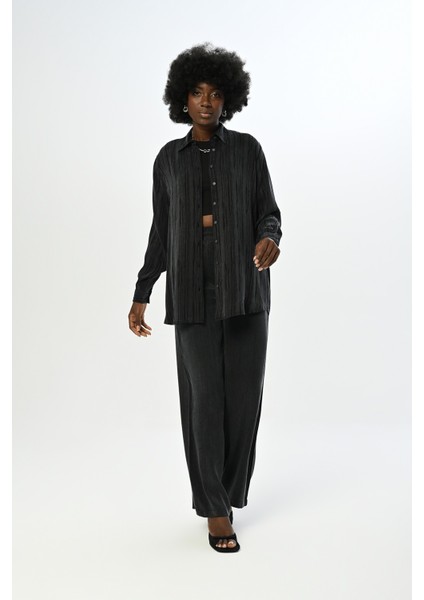 Kadın Siyah Çizgi Desenli Oversize Kesim Gömlek fırsatları