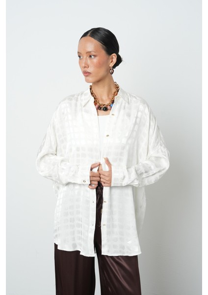 Kadın Ekru Renk Desenli Oversize Kesim Gömlek modelleri