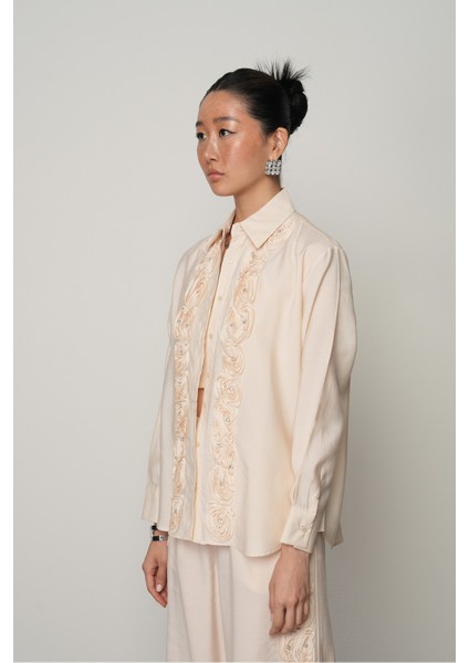 Kadın Gül ve Taş Şerit Işlemeli Düz Gömlek fiyatları