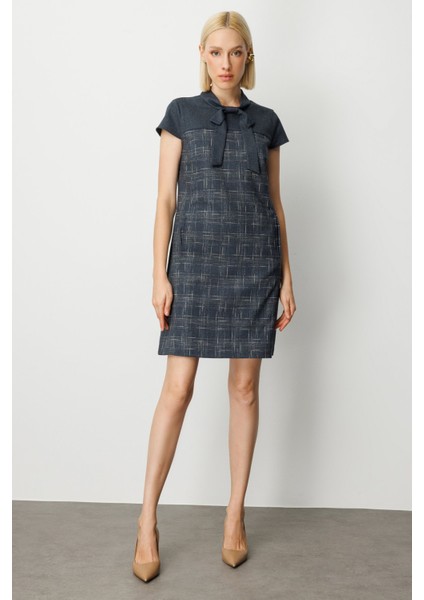 Kadın Yakası Fiyonk Detaylı Desenli Elbise 4019 Lacivert