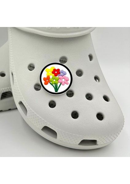 Terlik Süsü ve Aksesuarı , Çanta Süsü – Jibbitz 3D Çiçekli Yuvarlak Tablo Logo Aksesuar