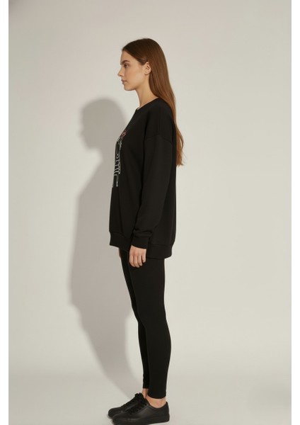 Kadın Kedi Nakışlı Sweatshirt – Rahat Kalıp 3 Iplik Şardonsuz, Siyah & Gri Melanj fırsatları