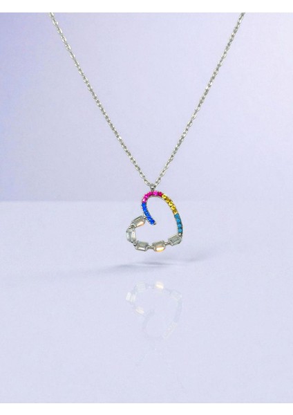Renkli Taşlı Kalp Model 925 Ayar Gümüş Kolye – Zarif ve Işıltılı Kadın Takı