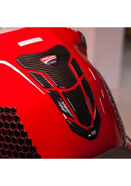 Ducati Ile Uyumlu Grippach Kaydırmaz 6d Karbon Tank Pad (Sticker Değildir) GC12