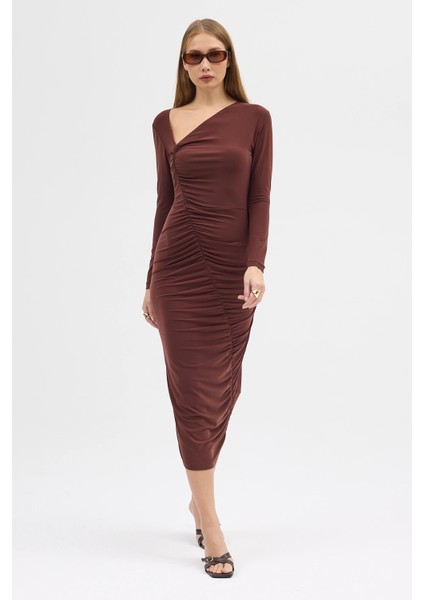 Kahverengi Asimetrik V Yaka Önü Büzgülü Elbise Gündüz Gece Şıklığı 25L8147 fırsatları