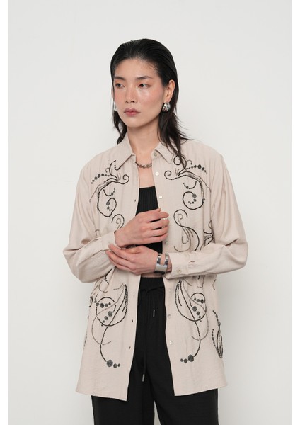 Kadın Önü Boncuk Işlemeli Oversize Kesim Düz Renk Gömlek fiyatları