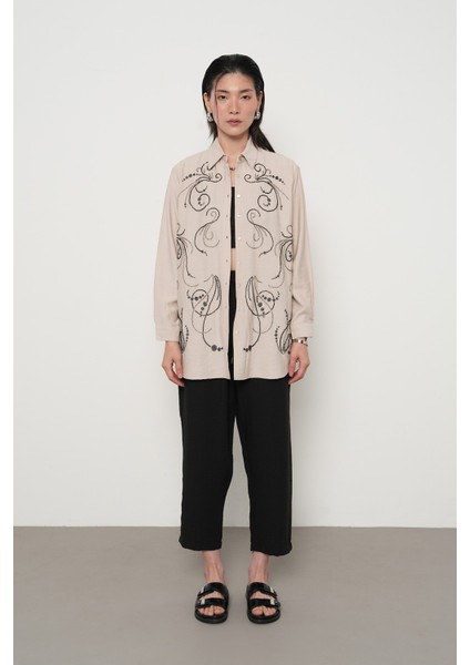 Kadın Önü Boncuk Işlemeli Oversize Kesim Düz Renk Gömlek fırsatları