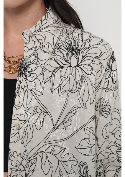 Kadın Siyah-Beyaz Çiçek Desenli Jakarlı Oversize Gömlek modelleri