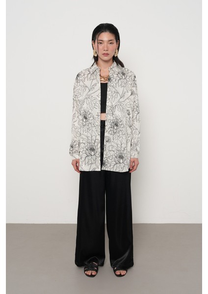 Kadın Siyah-Beyaz Çiçek Desenli Jakarlı Oversize Gömlek fırsatları