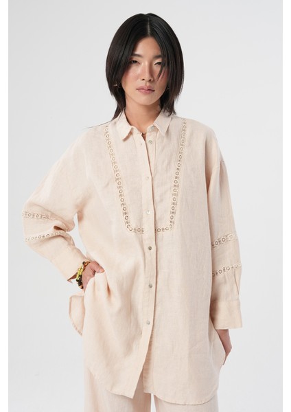 Kadın Açık Bej Rengi Önü Dantel Işlemeli Gömlek fiyatları