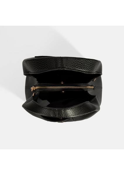 Kadın Siyah Omuz Askılı El Çantası