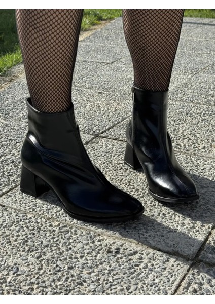 Velisse Rugan Küt Burun Büyük Numara Kadın Topuklu Bot Modern Stil