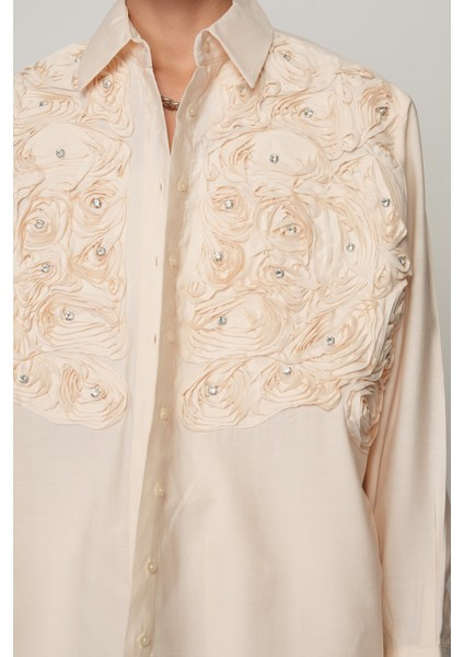 Kadın Önü Gül Işlemeli Düz Renk Gömlek modelleri