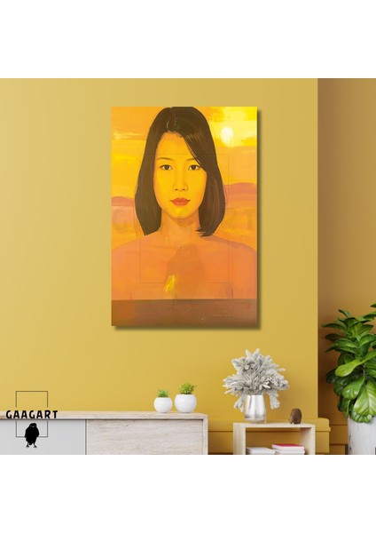 Tekli Dikey Kanvas Tablo Sarı Fon ve Asyalı Kadın