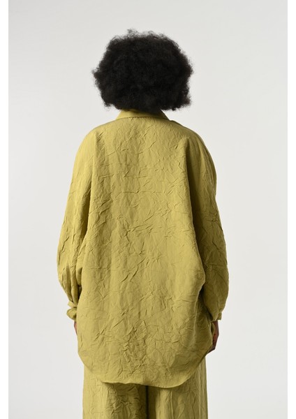 Kadın Kolları Bağlama Detaylı Kırışık Kumaş Düz Renk Oversize Gömlek indirimleri