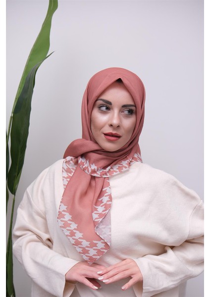 Şık Kazayağı Desenli Dijital Soft Eşarp