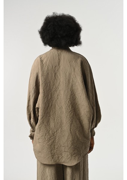 Kadın Kolları Bağlama Detaylı Kırışık Kumaş Düz Renk Oversize Gömlek indirimleri