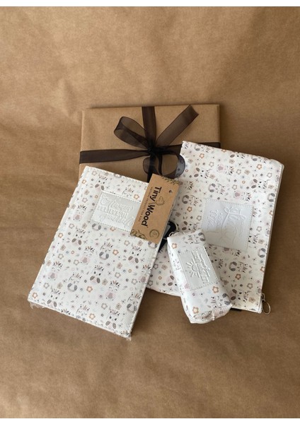 Kadın Hediye Seti – Defter, Anahtarlık ve Çanta Organizer | Desenli Deri Kapaklı Defter