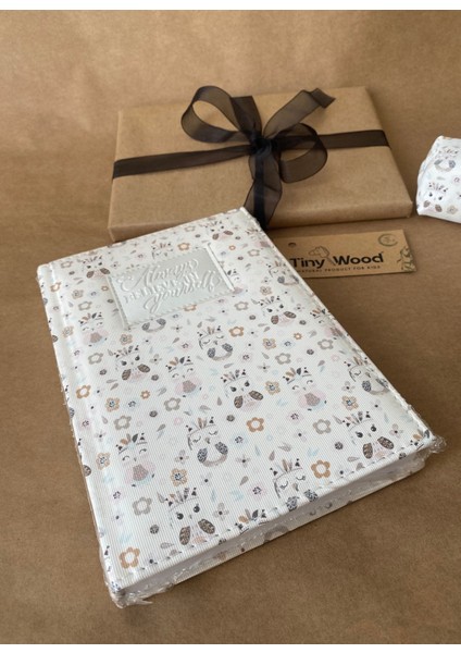 Kadın Hediye Seti – Defter, Anahtarlık ve Çanta Organizer | Desenli Deri Kapaklı Defter