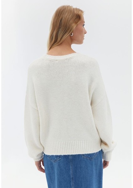 Bisiklet Yaka Çiçek Nakışlı Triko Kazak modelleri