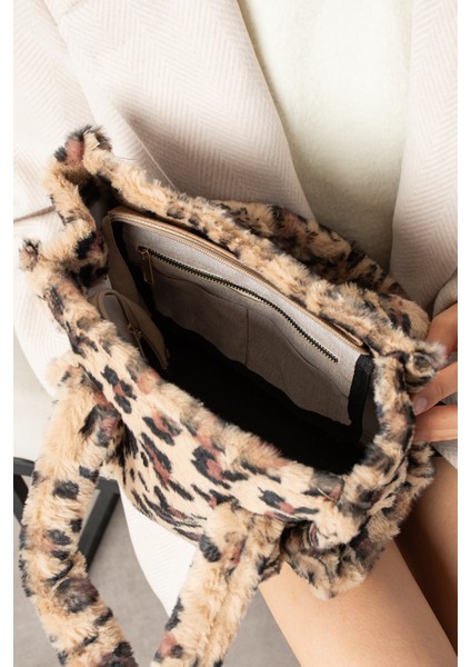 Pufy Kadın Peluş El ve Omuz Çantası Kulplu ve Ayarlanabilir Uzun Askılı fırsatları