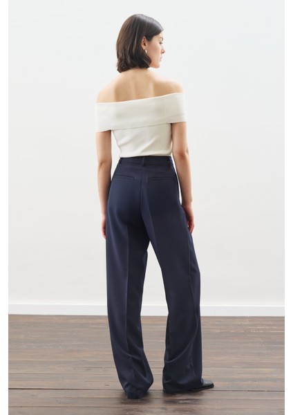 Pile Detaylı Düz Kesim Pantolon Lacivert fiyatları