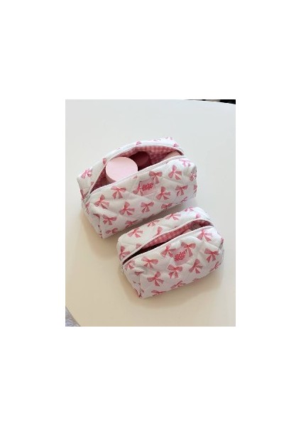 Pembe Kurdeleli Oval Makyaj Çantası Büyük Boy Desenli 26x12 cm Seyahat İçin fırsatları