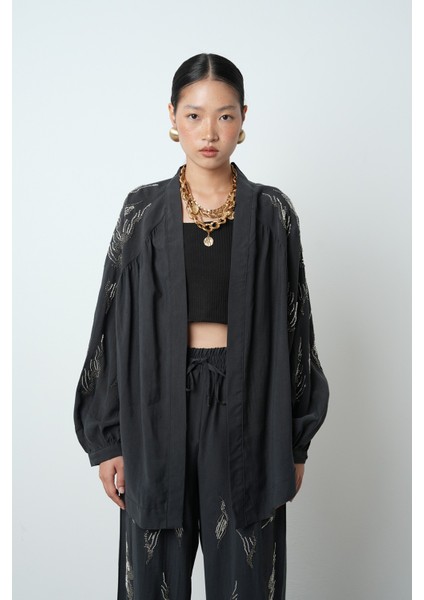 Kadın Arkası ve Kolları Taş Işlemeli Oversize Kimono fiyatları