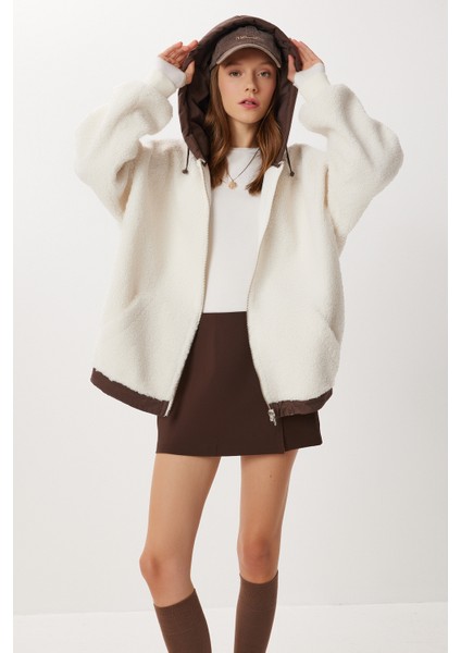 Oversize Kapüşonlu Kontrast Peluş Mont LFG0172 Ekru
