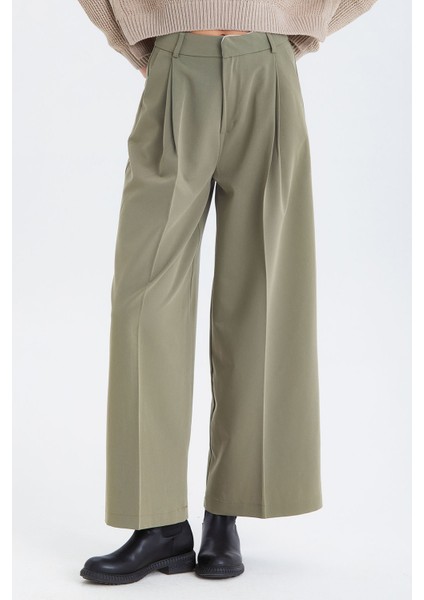 Salaş Bol Paça Kumaş Pantolon Çağla fiyatları