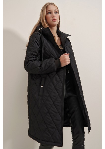 Kapşonlu Şişme Mont - Siyah