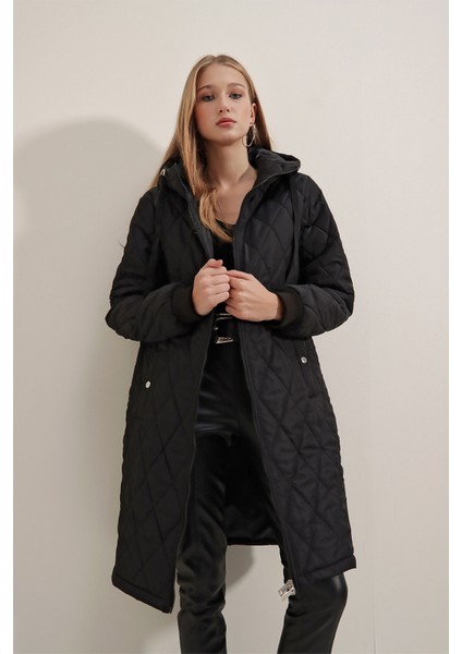 Kapşonlu Şişme Mont - Siyah fiyatları