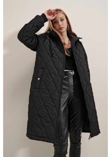 Kapşonlu Şişme Mont - Siyah fırsatları