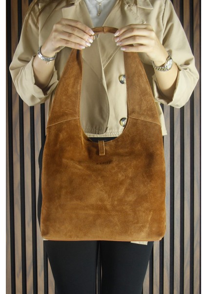 Taba Hakiki Dana Süet Püsküllü Manyetik Kapaklı Orta Boy Günlük Omuz Çantası fiyatları