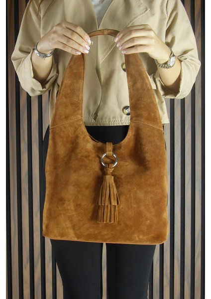 Taba Hakiki Dana Süet Püsküllü Manyetik Kapaklı Orta Boy Günlük Omuz Çantası