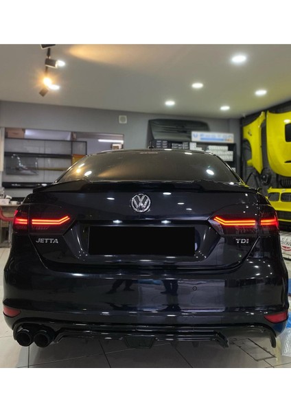 Volkswagen Jetta Makyajlı 2014-2018 Custom Difüzör Parlak Siyah