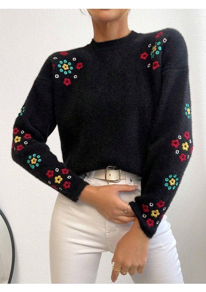 Kadın Renkli Çiçek Nakış Işlemeli Yuvarlak Yaka Yumuşak Dokulu Triko Kazak fırsatları