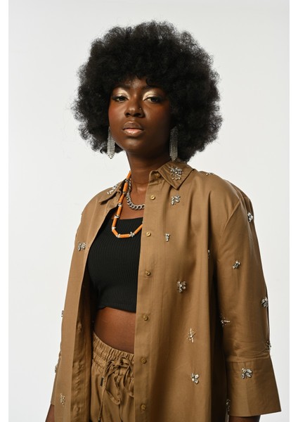 Kadın Önü Taş Işlemeli Truvakar Kollu Toprak Renk Gömlek fiyatları