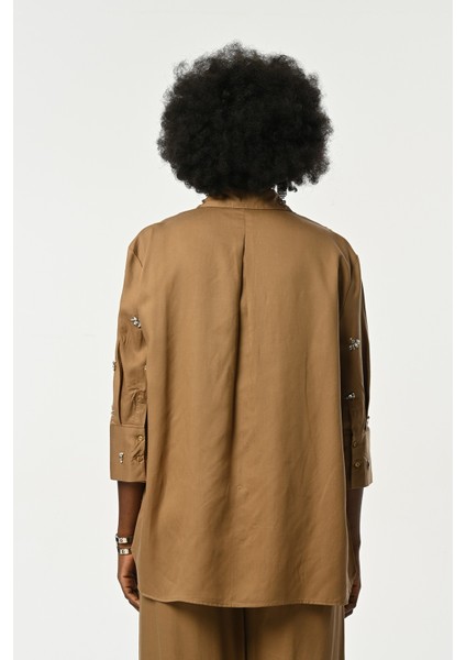 Kadın Önü Taş Işlemeli Truvakar Kollu Toprak Renk Gömlek indirimleri