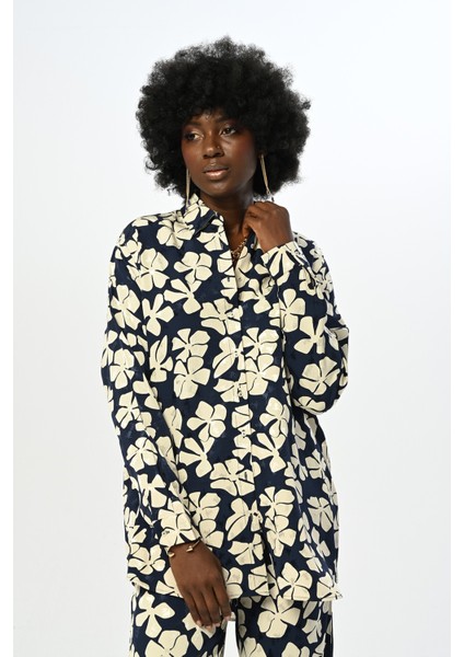 Kadın Çiçek Desenli Lacivert Oversize Kesim Gömlek fiyatları