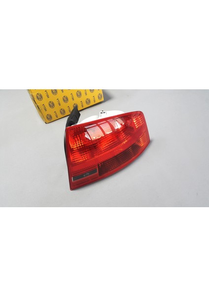 Audi A4 8e B7 2004-2008 Stop Lambası Dış Duylu Sağ Hella
