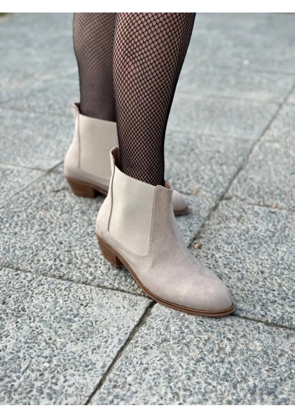 Centa Süet Lastikli Kısa Topuklu Büyük Numara Kadın Bot Stil ve Rahatlık modelleri