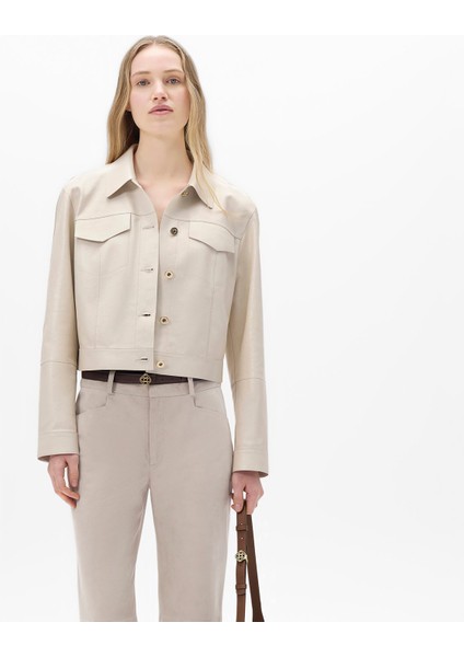 Kadın Beyaz Gömlek Yaka Metal Düğme Detaylı Deri Ceket