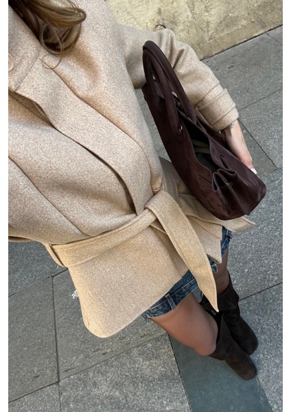 Bej Vatkalı Kuşaklı Kaşe Ceket - 1001 modelleri