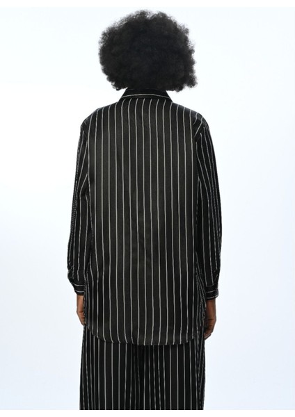 Kadın Düz Renk Çizgili Oversize Kesim Gömlek fırsatları