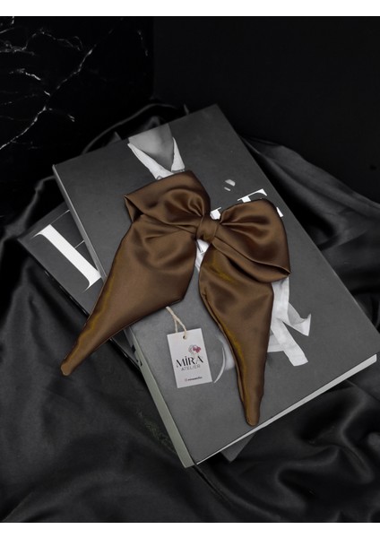 Kadın Saten Fiyonk Saç Tokası / Latte Ruhu – Otomatik Klipsli - Orta Boy