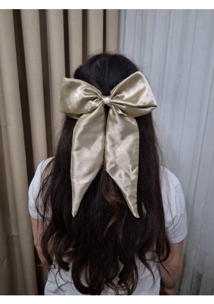 Kadın Saten Fiyonk Saç Tokası / Bej Parıltı – Otomatik Klipsli - Uzun Boy fiyatları