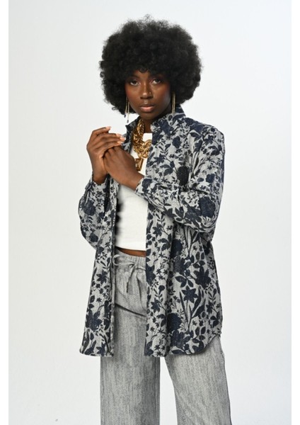 Kadın Desenli Lacivert Oversize Kesim Gömlek modelleri