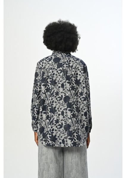 Kadın Desenli Lacivert Oversize Kesim Gömlek indirimleri