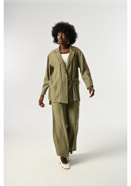 Kadın Belden Bağlamalı Kırışık Kumaş Düz Renk Gömlek fırsatları